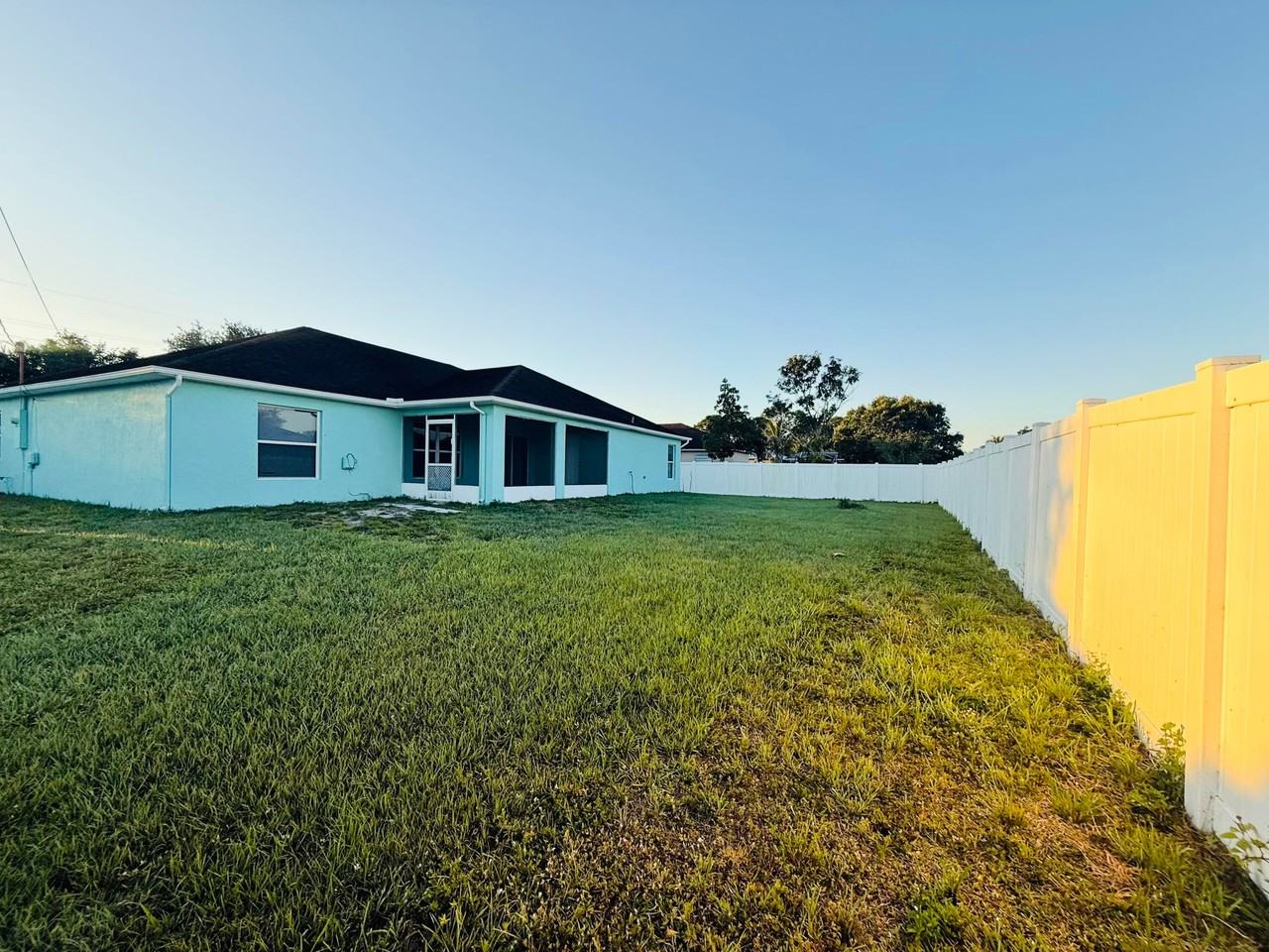 2402 Sw Brescia St - Photo 4 of 24