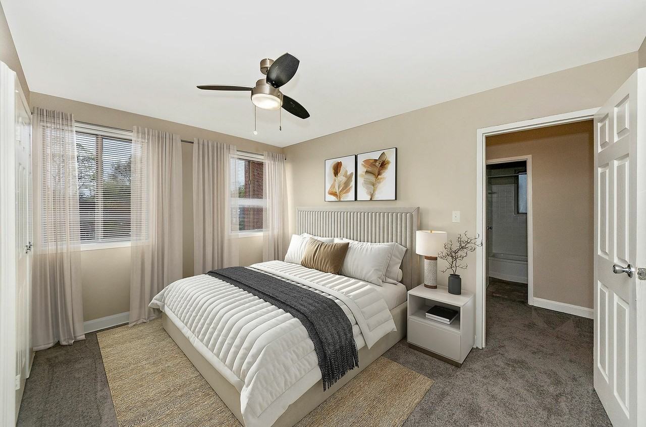 South Pointe Apartments - Photo 6 of 31