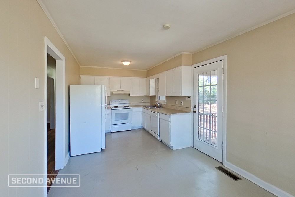 1934 Wayne Ln - Photo 2 of 19