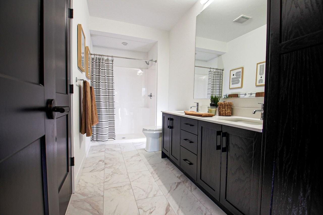 320 East College Avenue - Photo 5 of 6