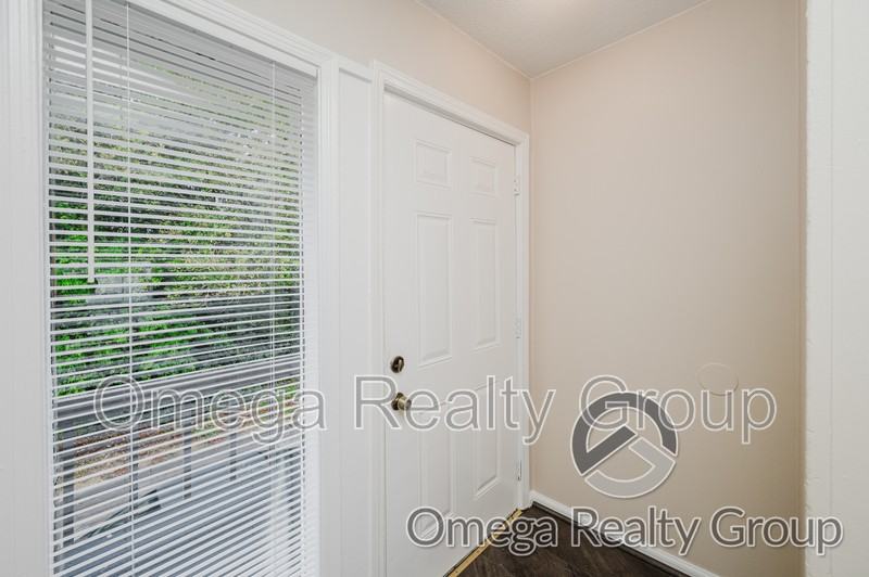 3384 Mcgehee Rd #C - Photo 2 of 29