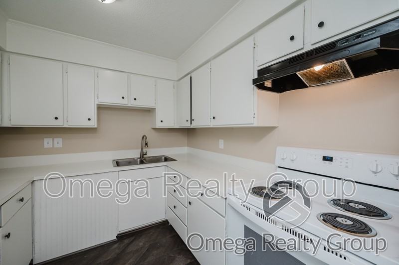 3384 Mcgehee Rd #C - Photo 5 of 29