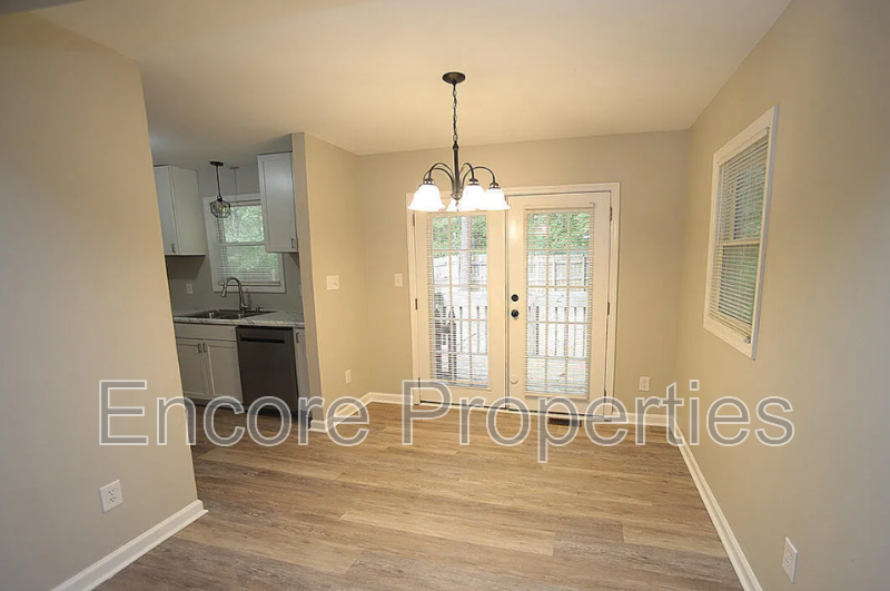 8009 Boxer Pl - Photo 7 of 19