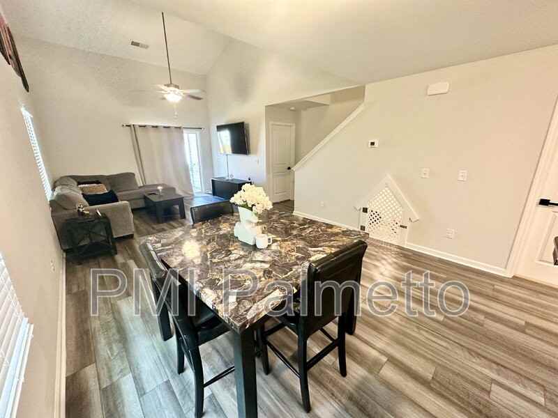 409 Eclipse Ln - Photo 7 of 37