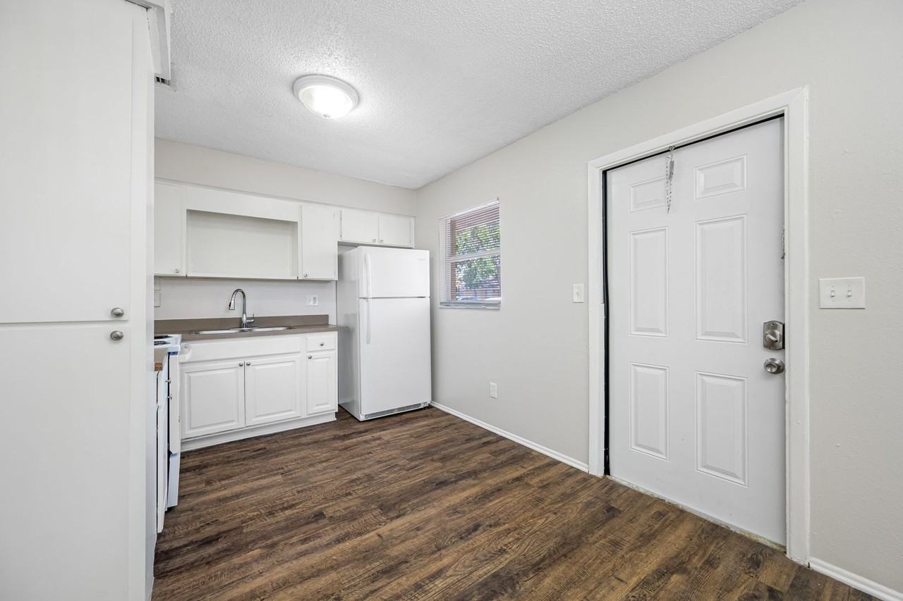 4520 76th Ave N - Photo 6 of 20
