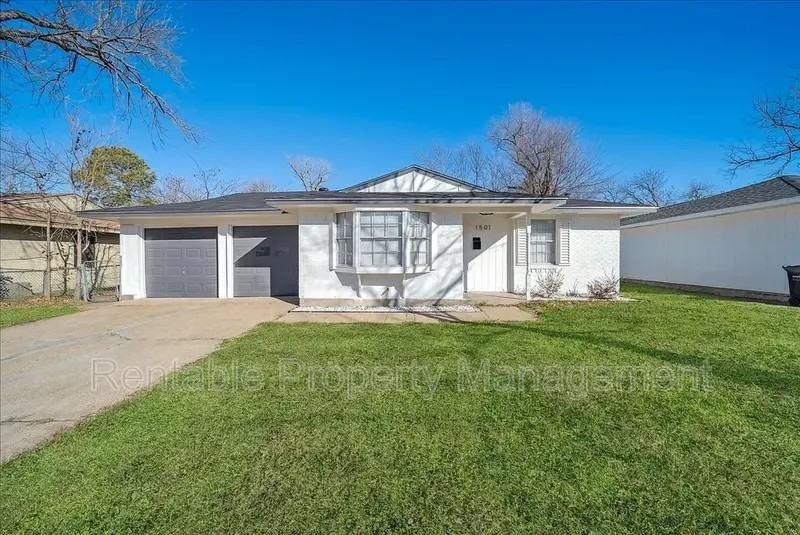 1501 Rusk Dr - Photo 2 of 19