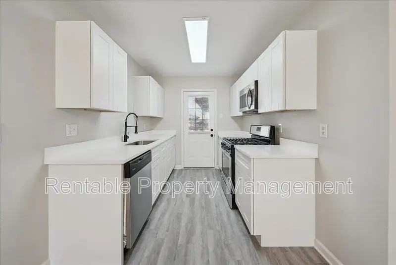 1501 Rusk Dr - Photo 7 of 19