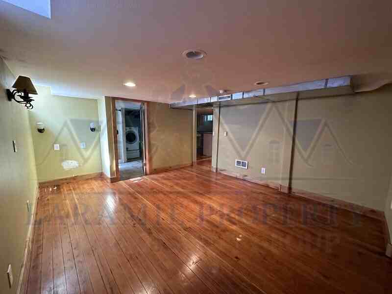 916 1/2 E Grand Ave - Photo 7 of 12