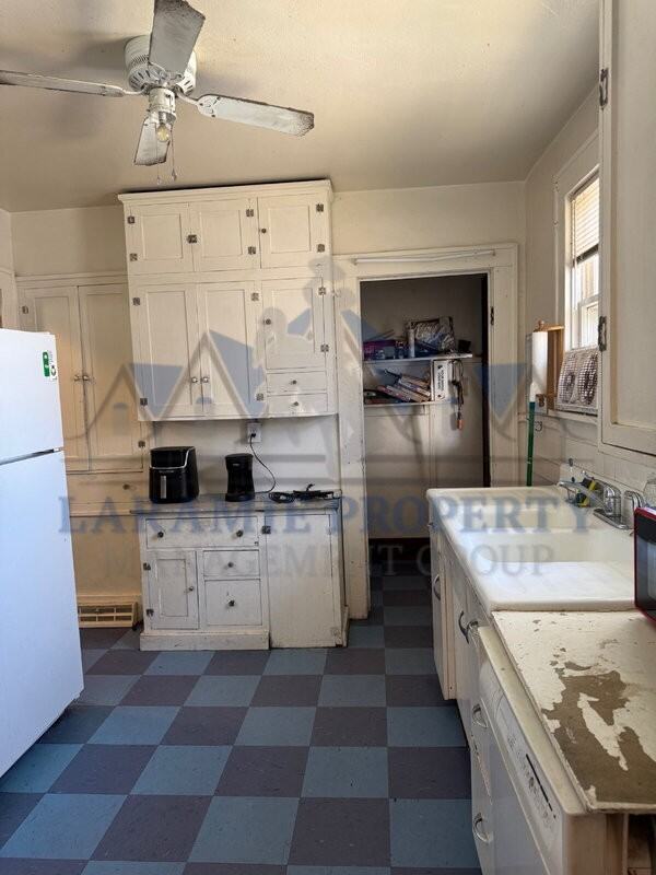 803 E Flint St - Photo 5 of 10