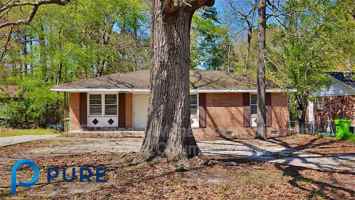 featured image of 125 Charleswood Dr