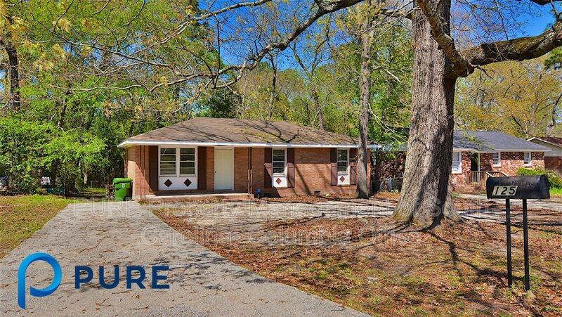 125 Charleswood Dr - Photo 3 of 35