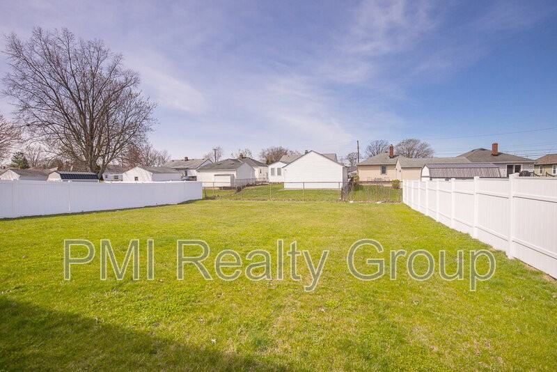 120 Zenith Ct - Photo 3 of 30