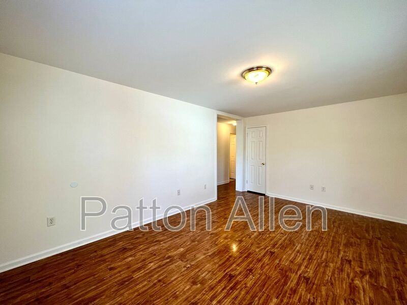 30 Branning St - Photo 4 of 27
