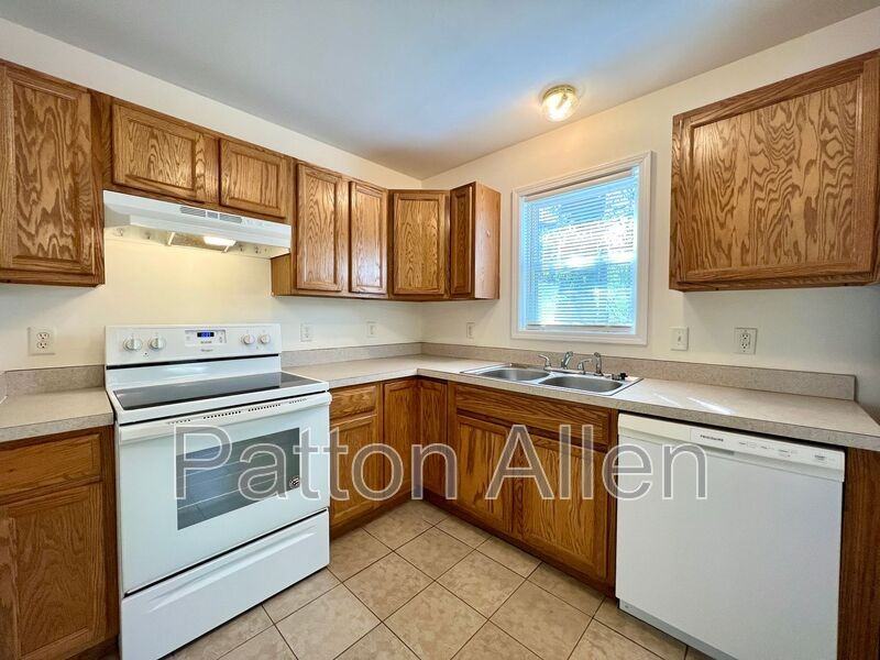 30 Branning St - Photo 7 of 27