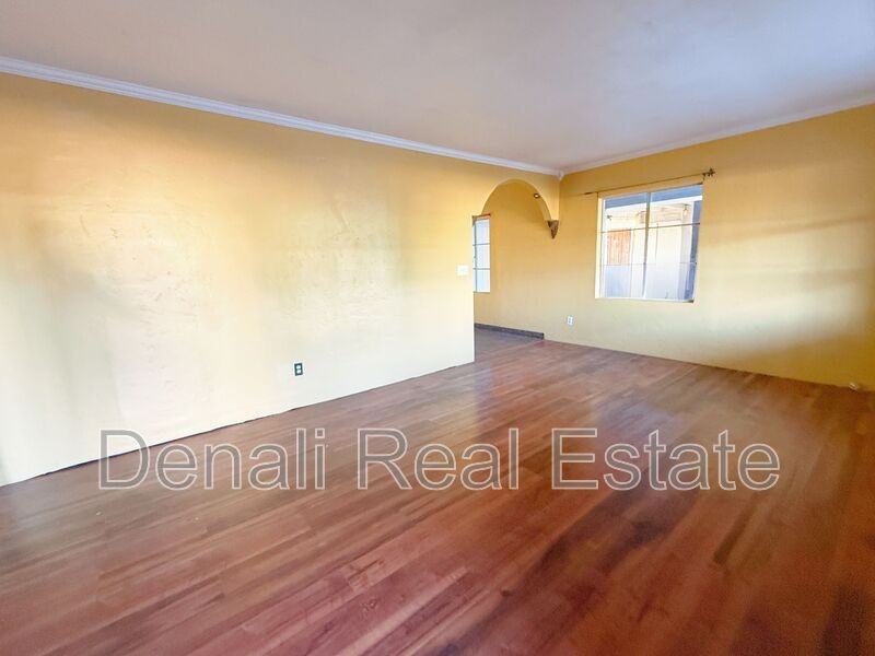 9220 N 2nd Ave - Photo 3 of 24