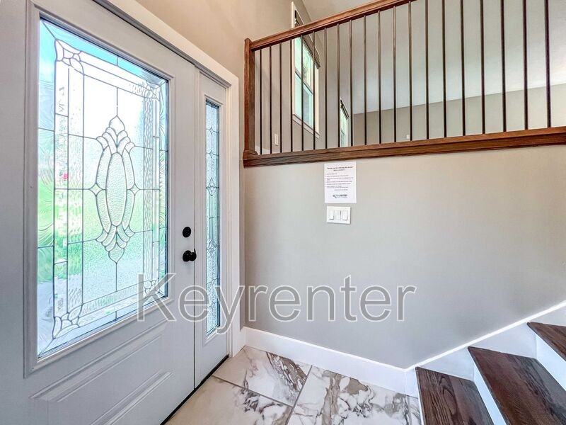 127 Montana Ave - Photo 2 of 34