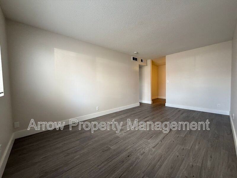 1315 F St - Photo 2 of 7