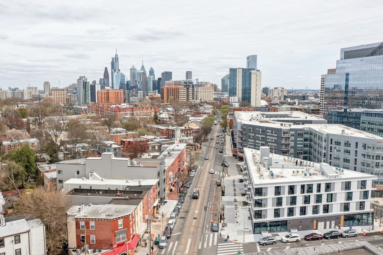 Modern Apartments in University City - Photo 6 of 11