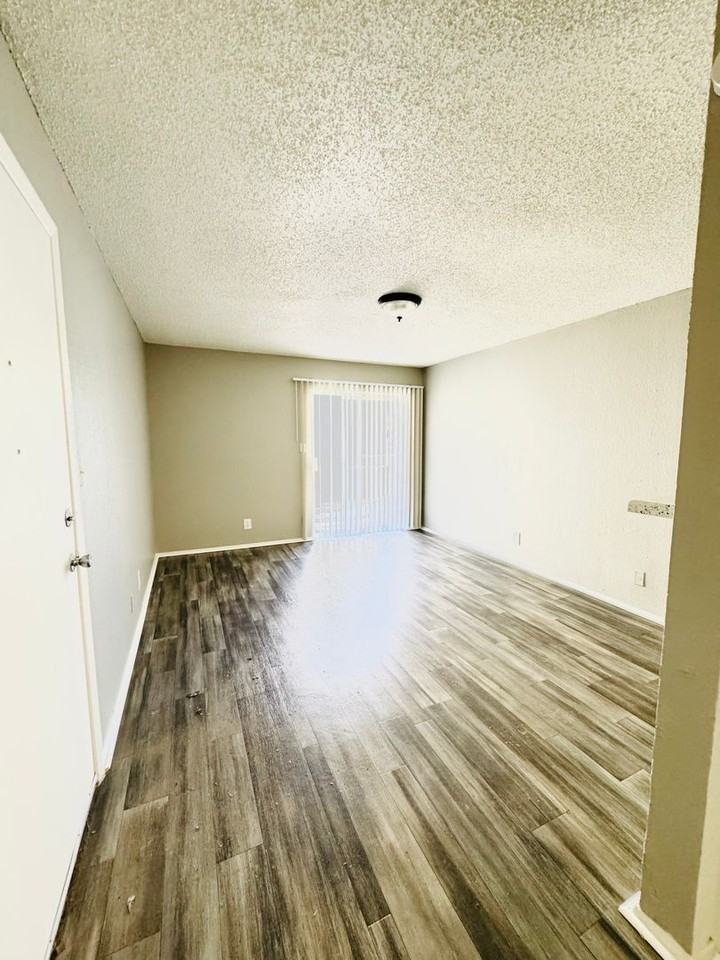 Pheasant Run Apartments - Photo 2 of 19