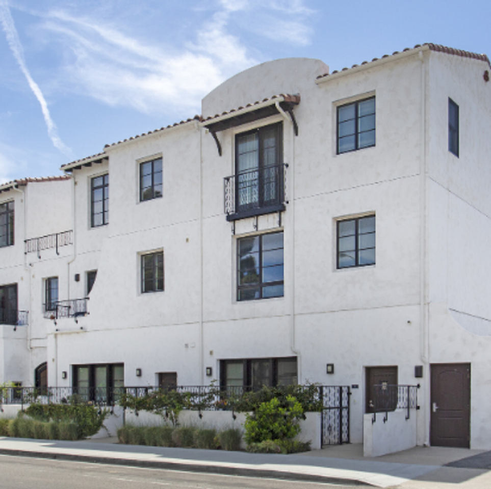 Santa Clara Courts Apartments of Ventura - Photo 3 of 3