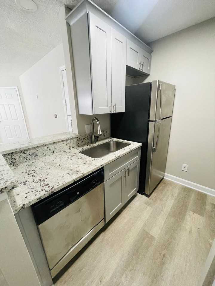 415 Flats - Photo 5 of 20