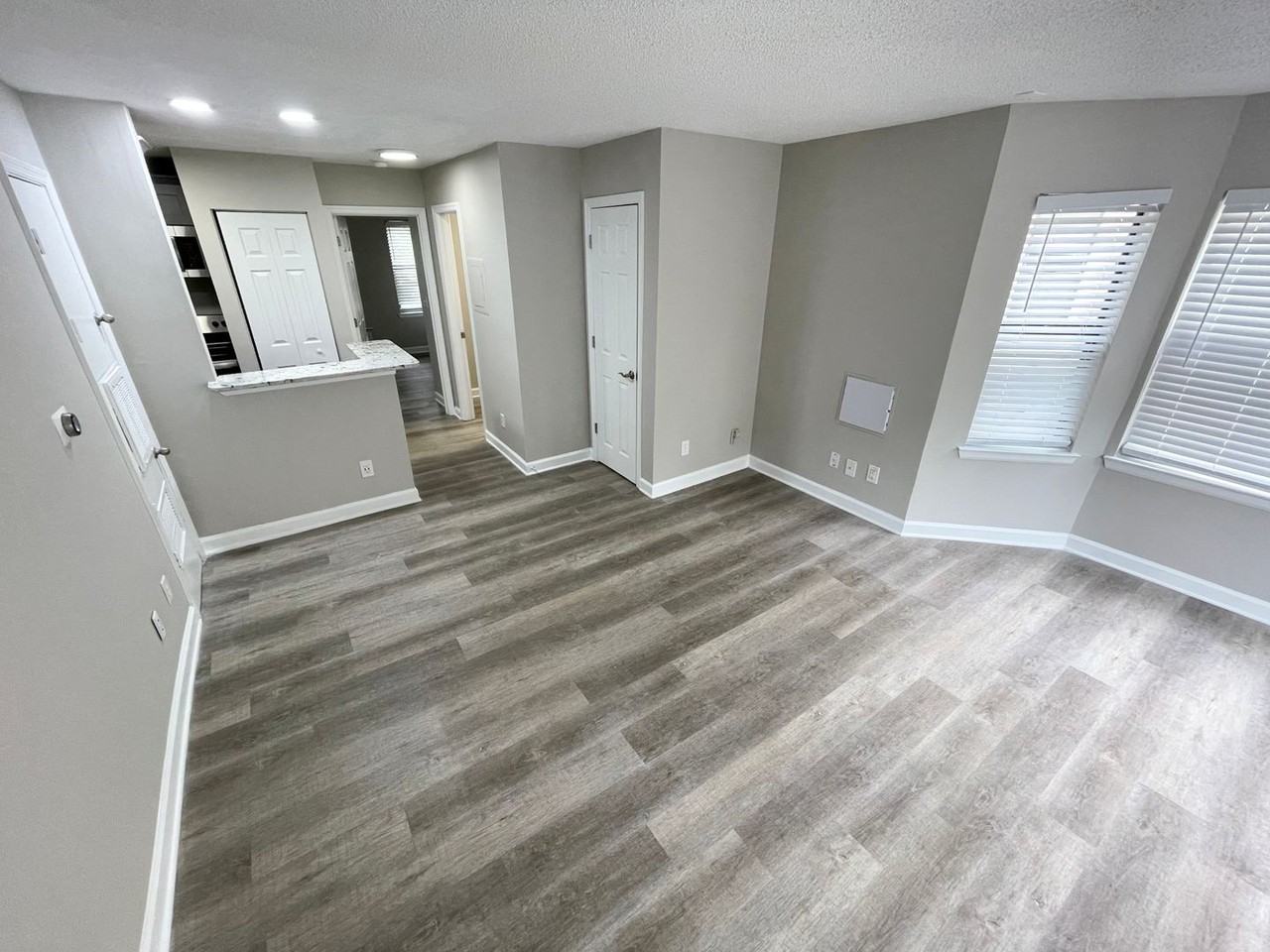 415 Flats - Photo 7 of 20