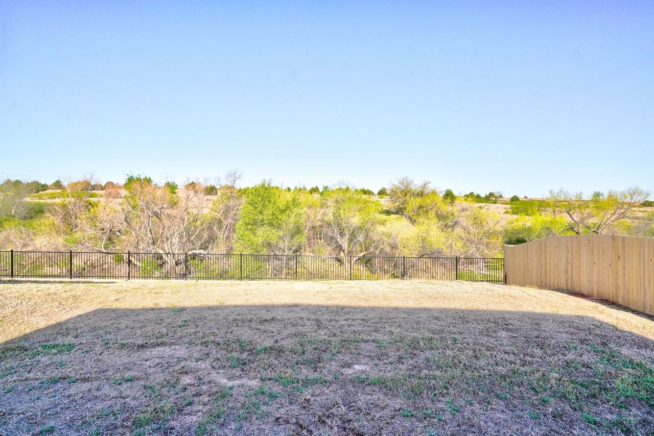 9529 Gray Wolf Ln - Photo 6 of 49