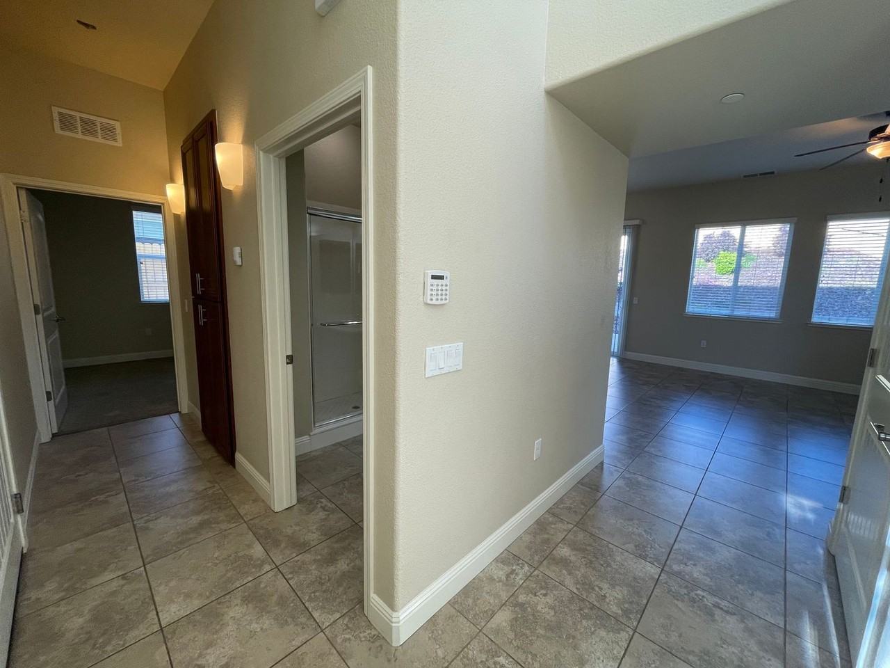333 Wagon Wheel Dr - Photo 2 of 17