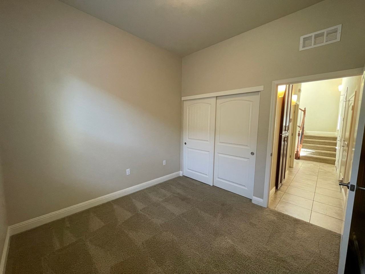 333 Wagon Wheel Dr - Photo 4 of 17