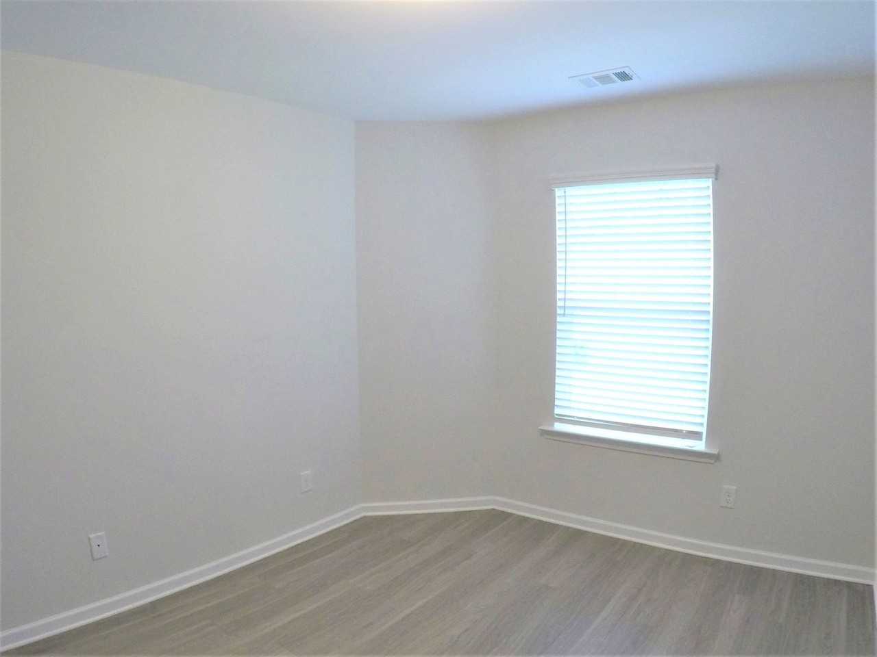 11 St Augustine Way - Photo 4 of 14