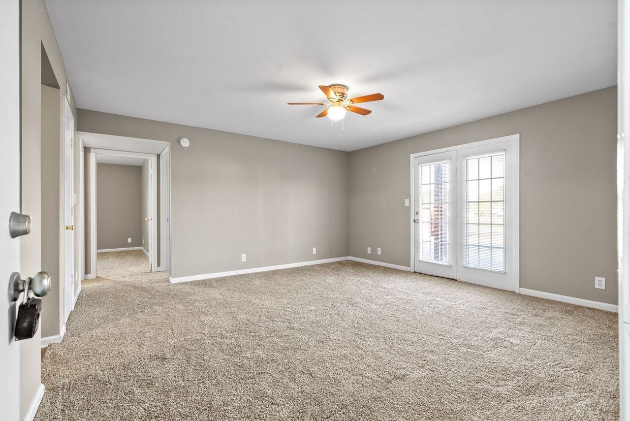 2 Bedroom Apartment For Rent Near Post! - Photo 4 of 20