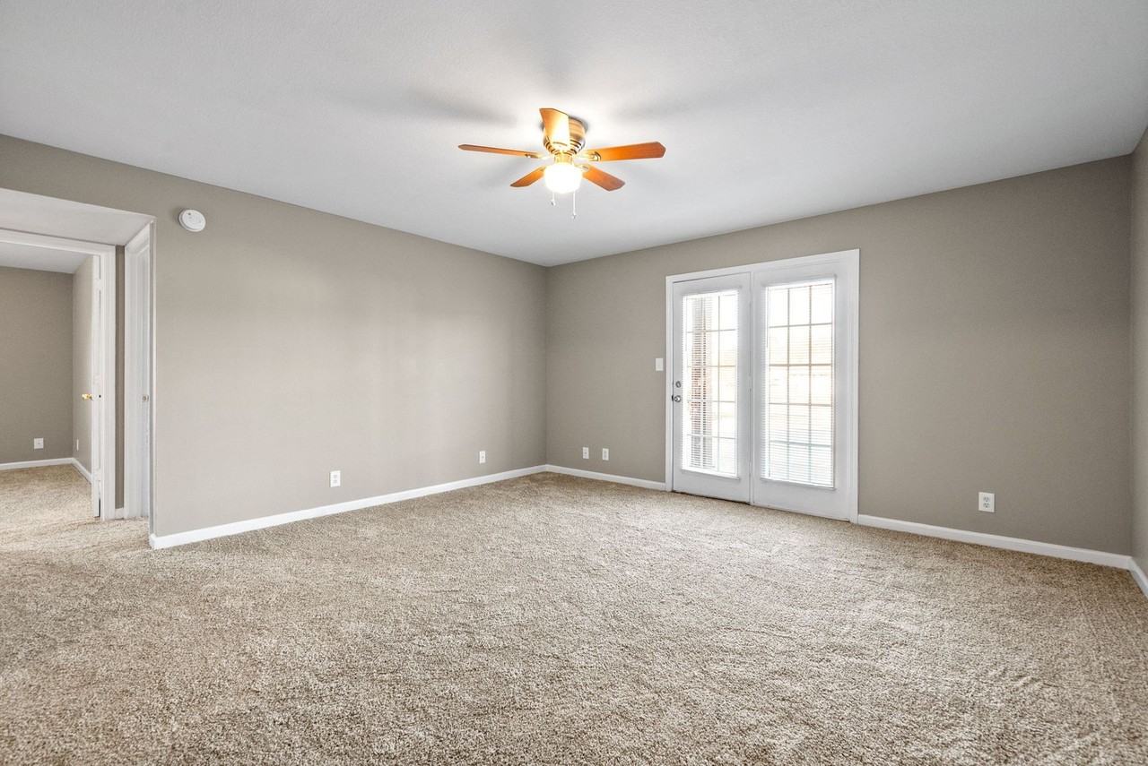 2 Bedroom Apartment For Rent Near Post! - Photo 5 of 20