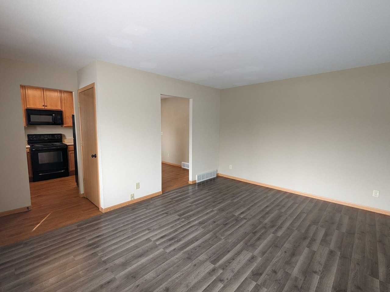 1301 Loreen Dr - Photo 2 of 16