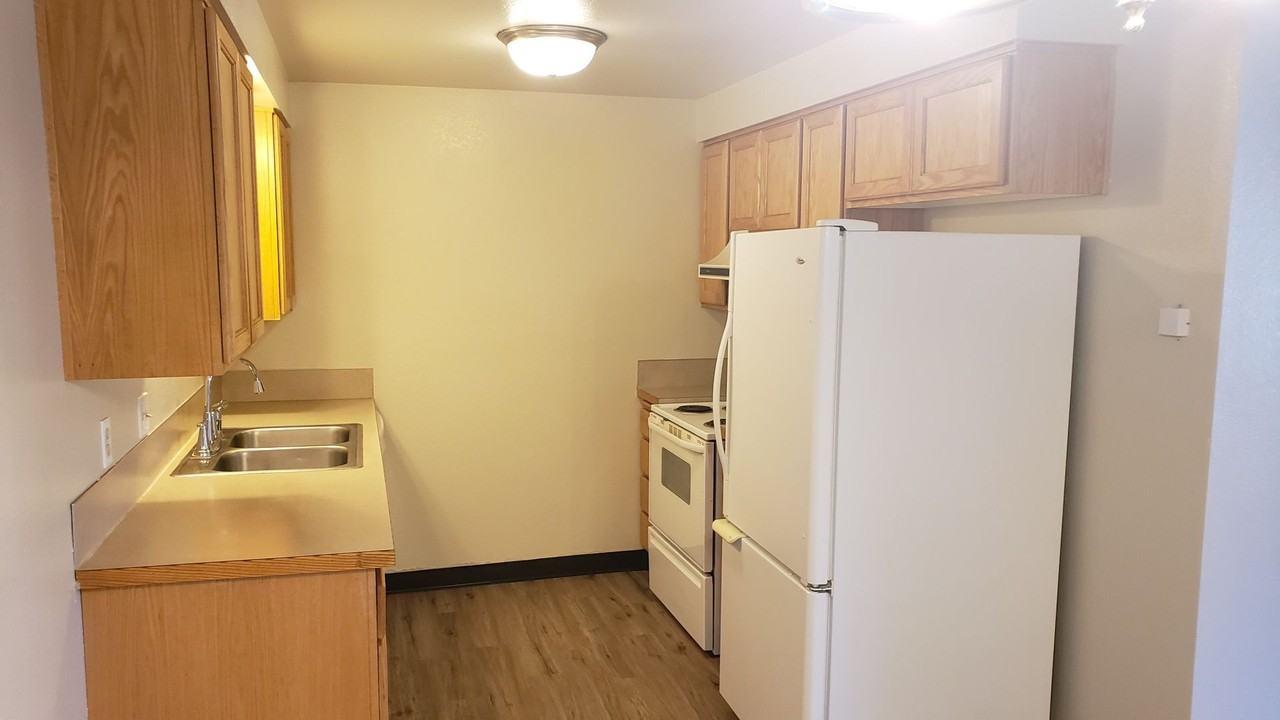 10275 W Seneca Dr - Photo 2 of 16