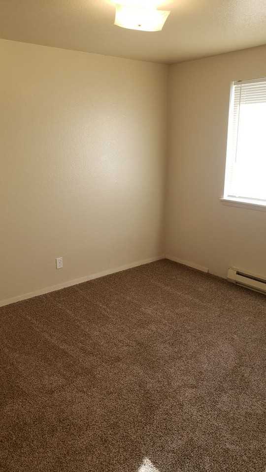 10275 W Seneca Dr - Photo 7 of 16