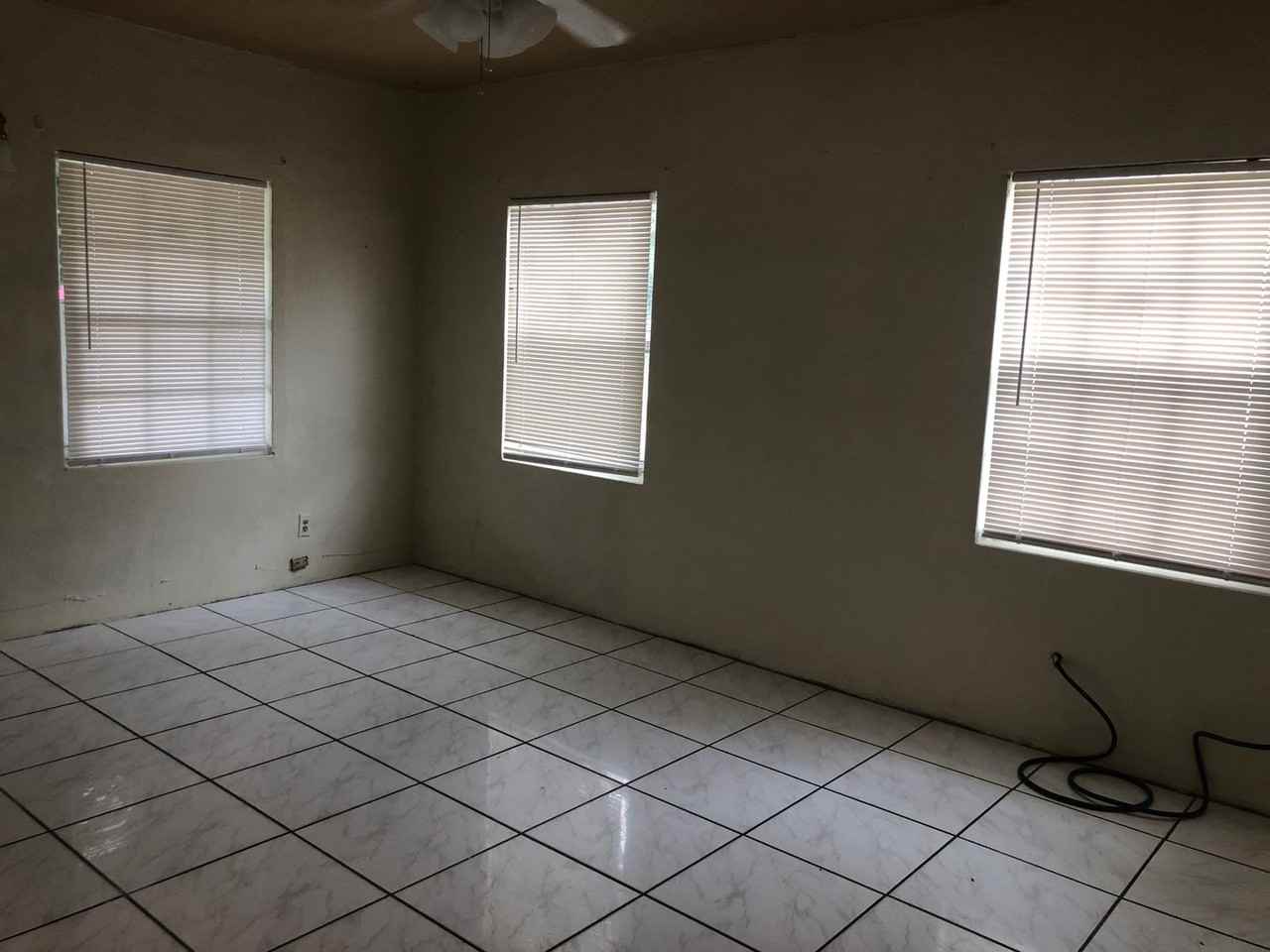 1305 Nw 3rd Ct - Photo 4 of 12