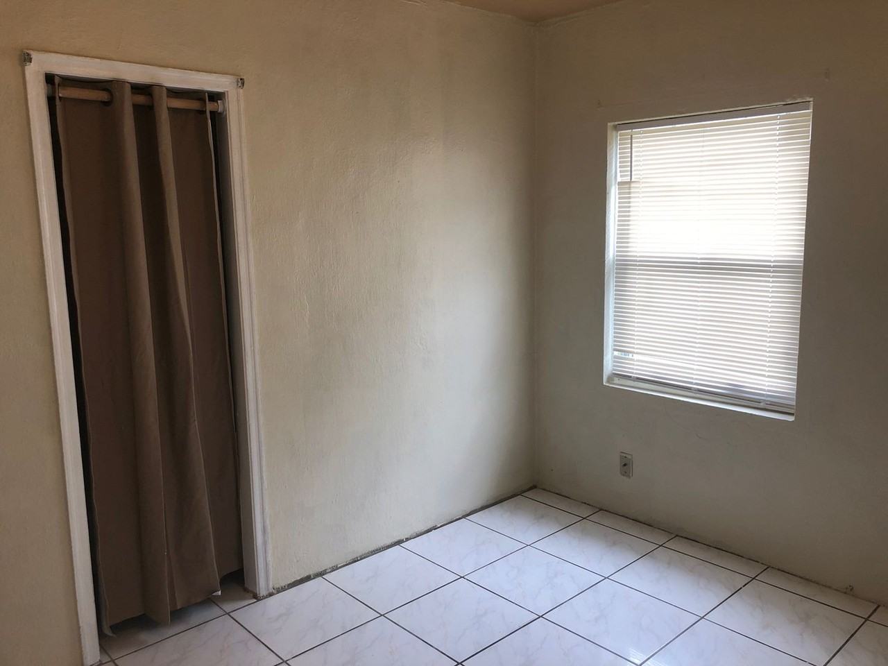 1305 Nw 3rd Ct - Photo 7 of 12