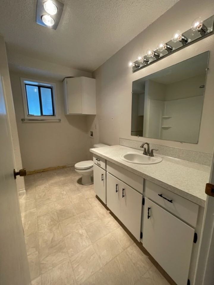 810 Warner Dr #C - Photo 3 of 16