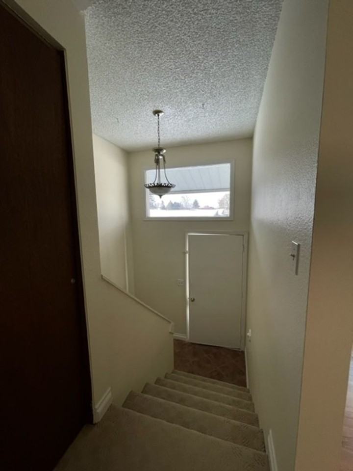 810 Warner Dr #C - Photo 5 of 16