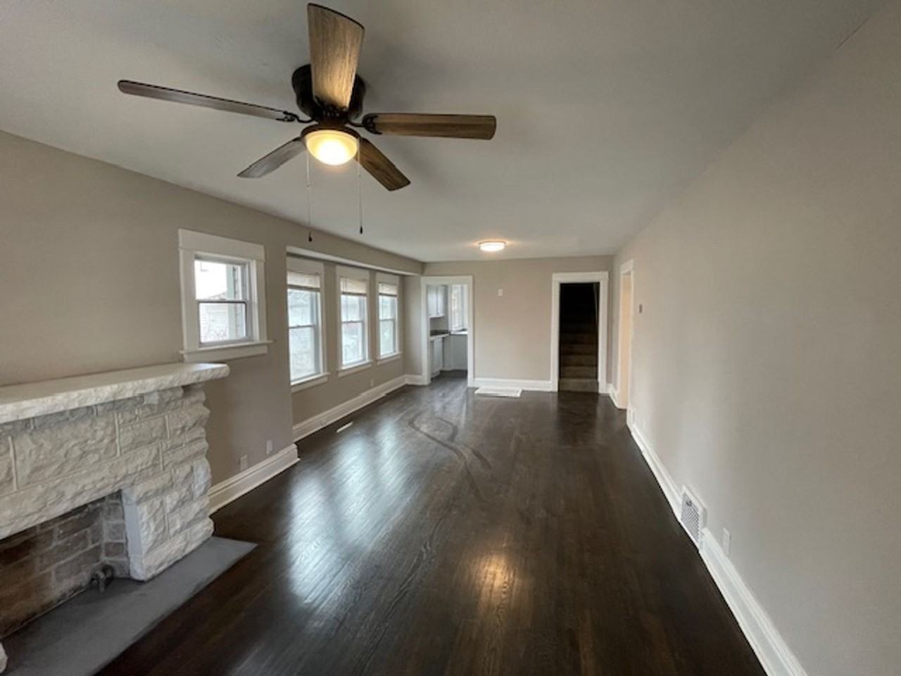 3011 E 37th St - Photo 3 of 18