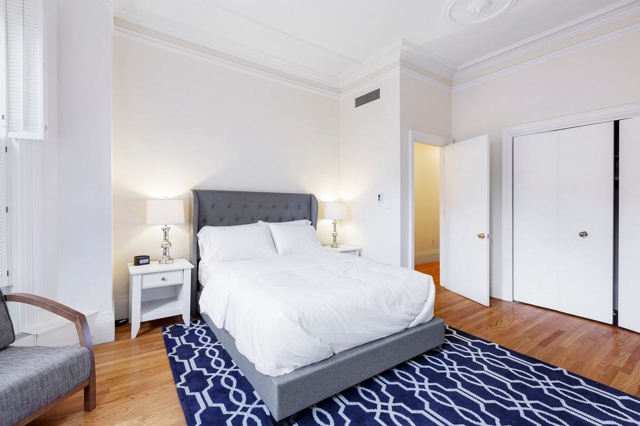 387 Commonwealth Ave - Photo 5 of 16