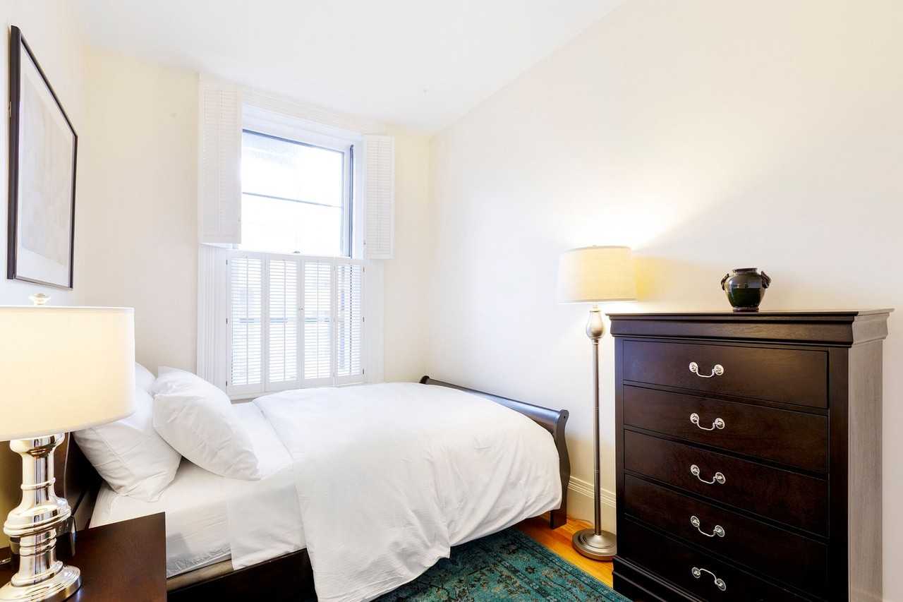 387 Commonwealth Ave - Photo 7 of 16