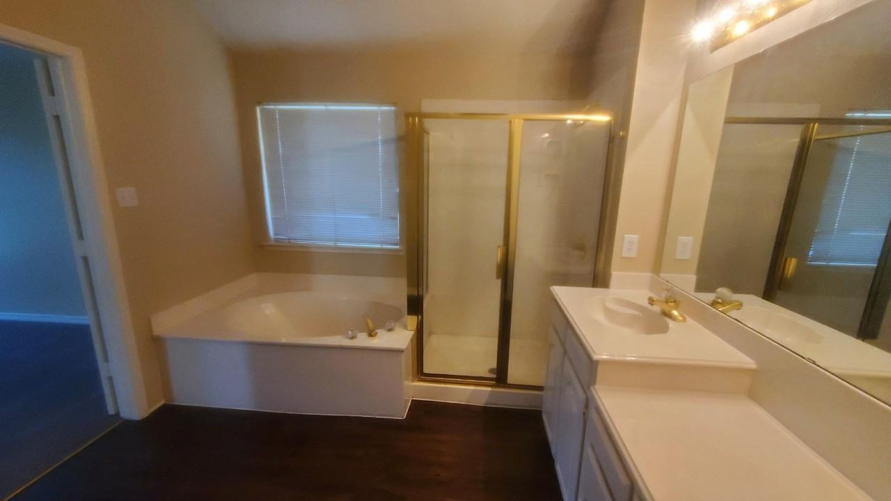 1008 Edison Ln - Photo 3 of 12