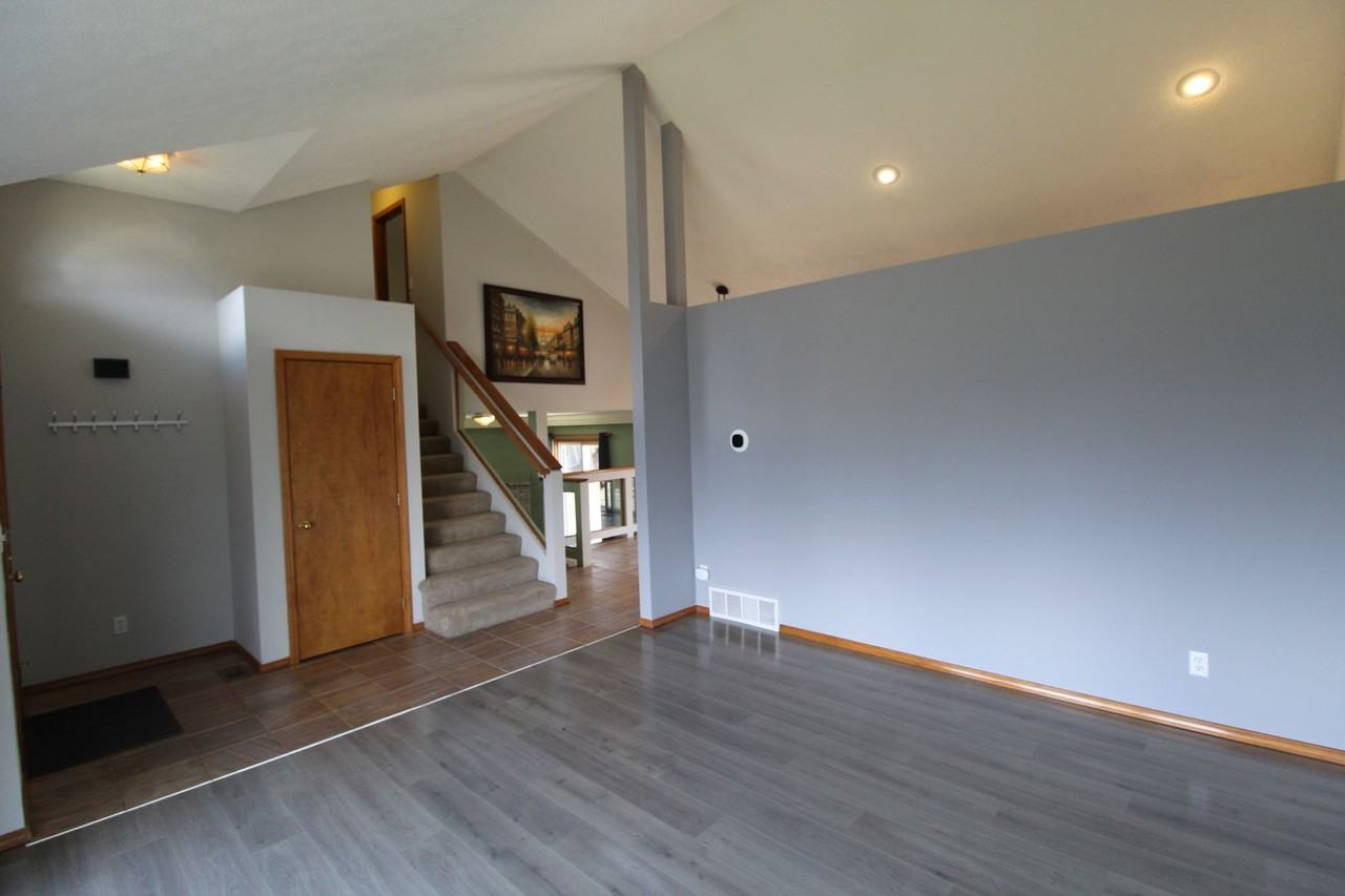 16521 N Morton Dr - Photo 2 of 26