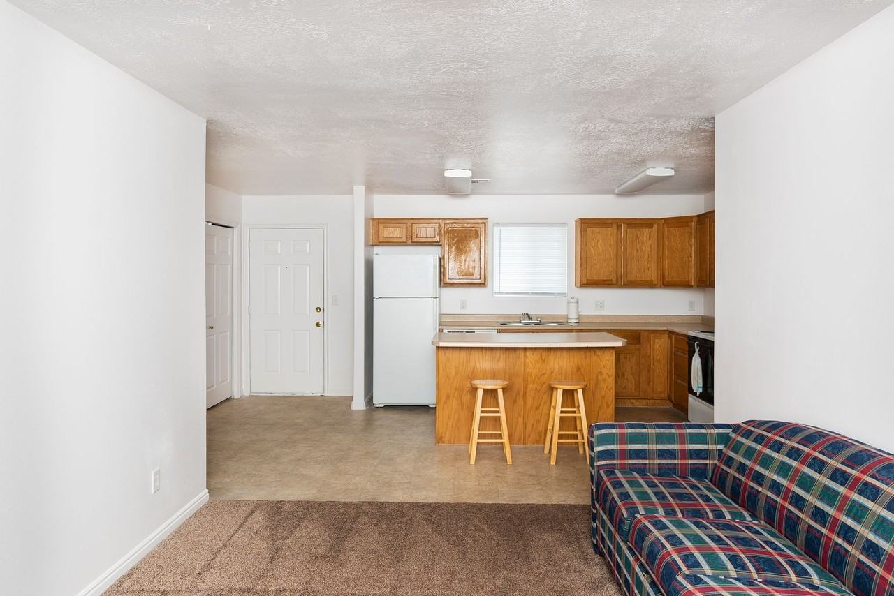 Dixie Red Sands North - Photo 2 of 11