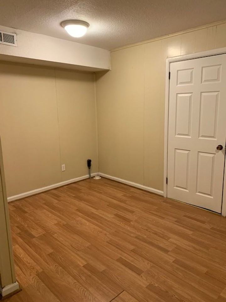 100 Lankford Cir - Photo 2 of 7