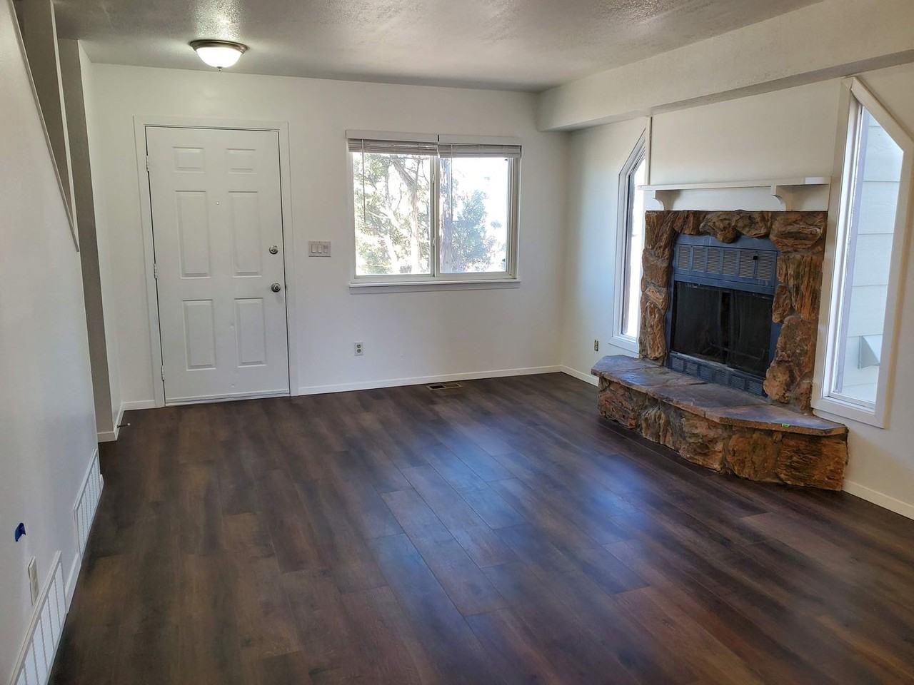 2377 Shawnee Dr - Photo 6 of 23