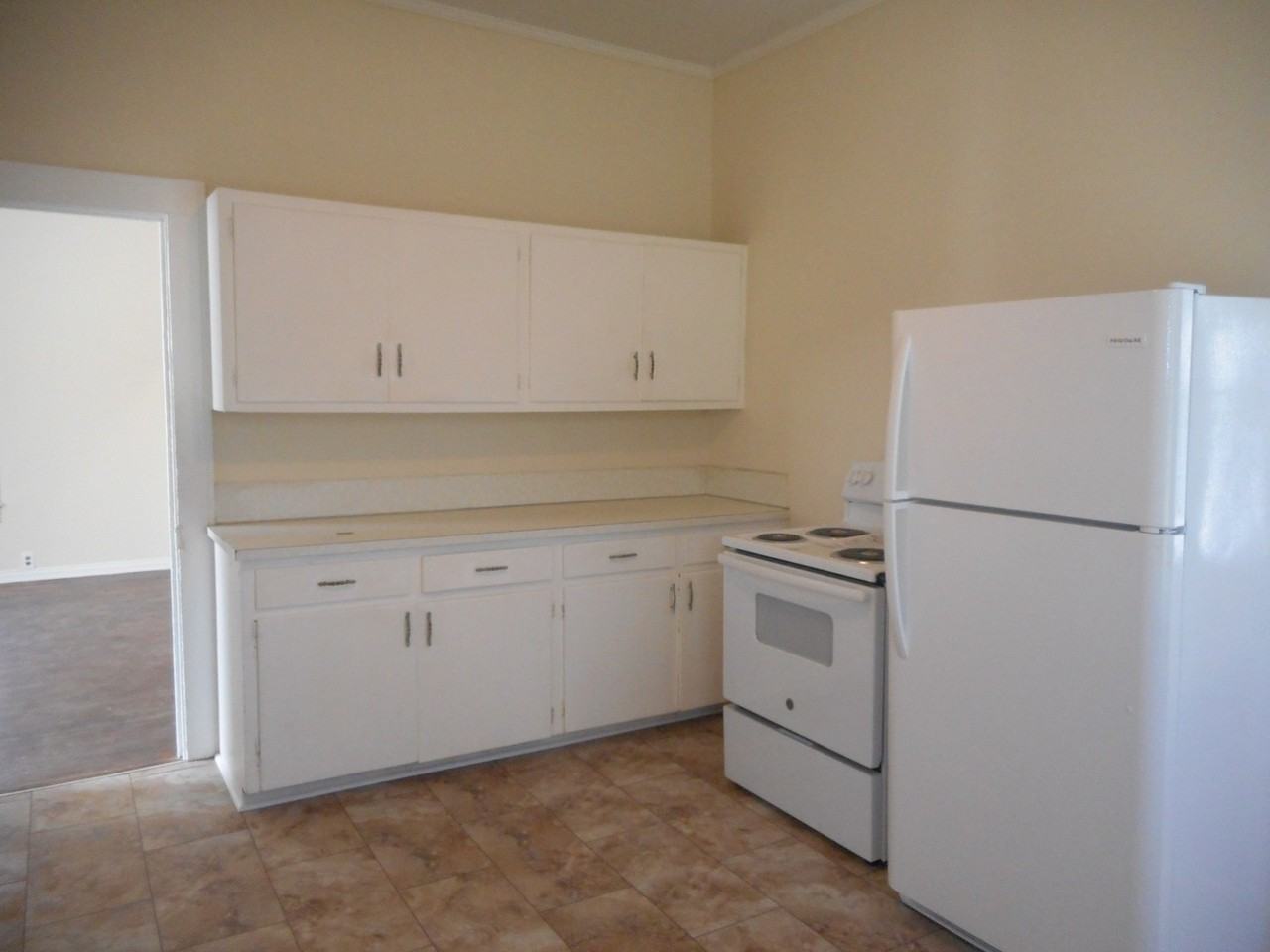 343 Frayser St - Photo 3 of 11