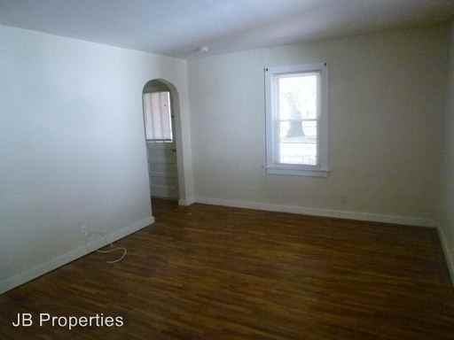3222 S 6th St - Photo 2 of 6