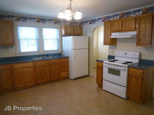 3222 S 6th St - Photo 3 of 6